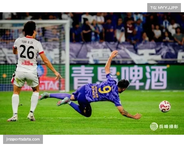 天津津门虎vs上海申花第89分钟:季胜攀禁区内手球被判点球
